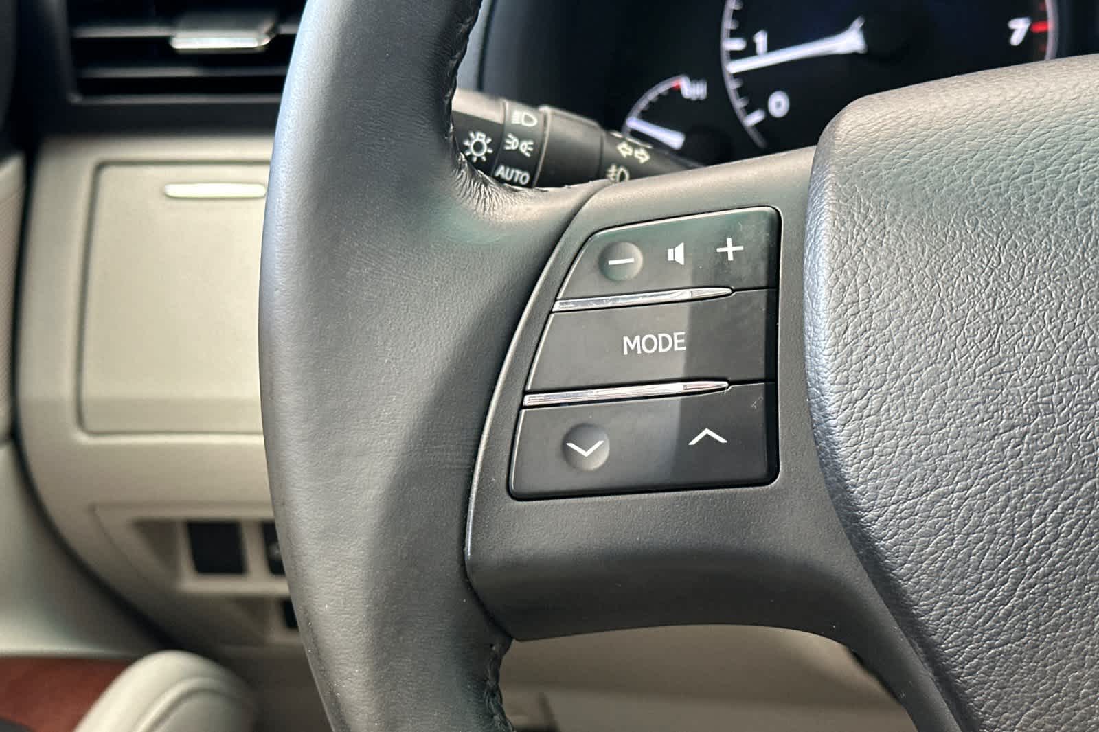 Thumbnail: 2011 Lexus RX - 27