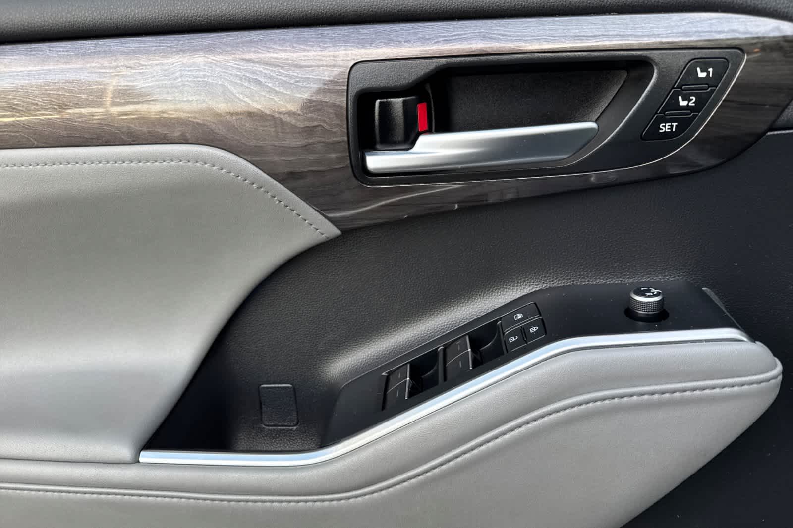 Thumbnail: 2021 Toyota Highlander - 12