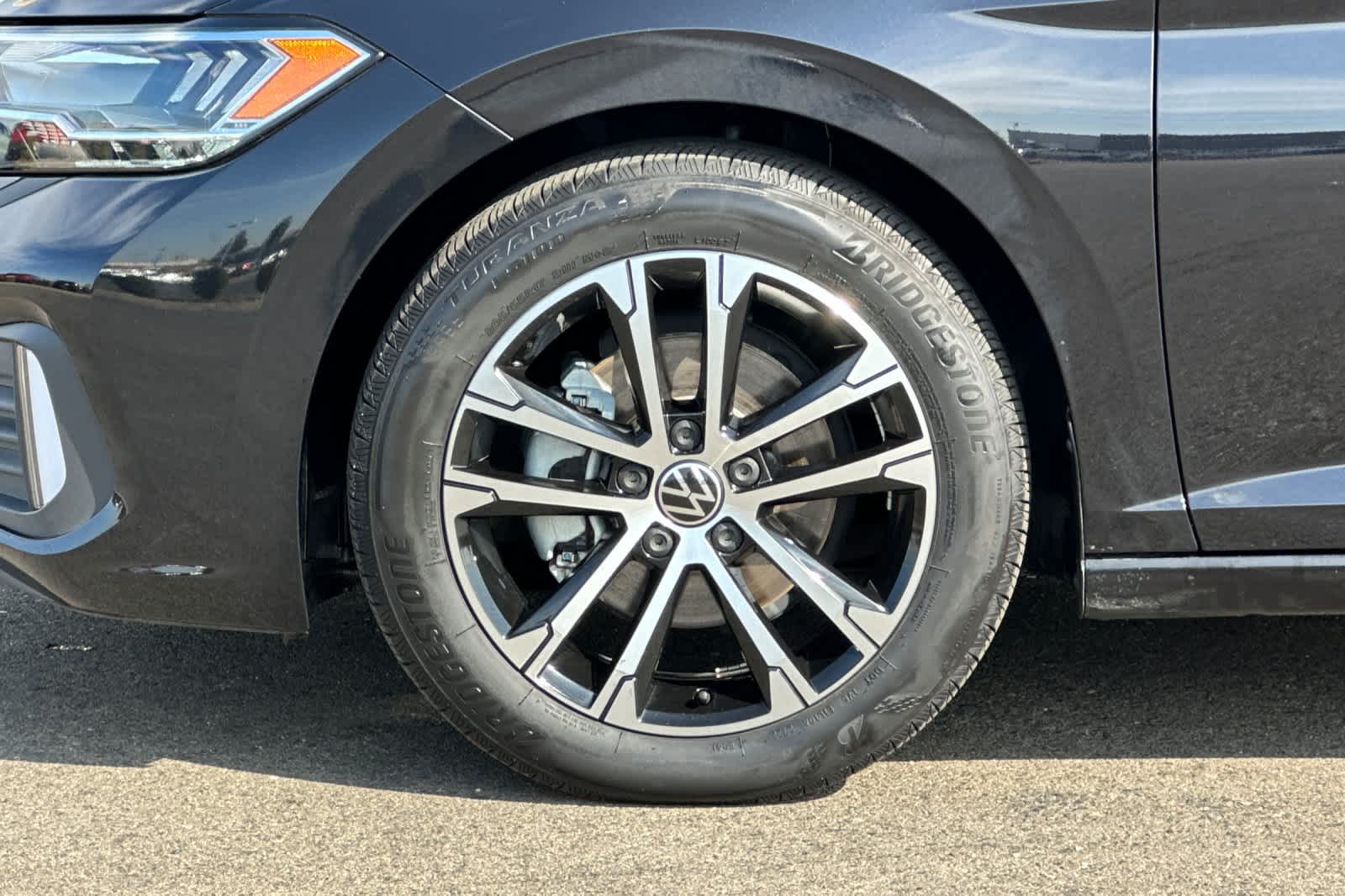 Thumbnail: 2022 Volkswagen Jetta - 28