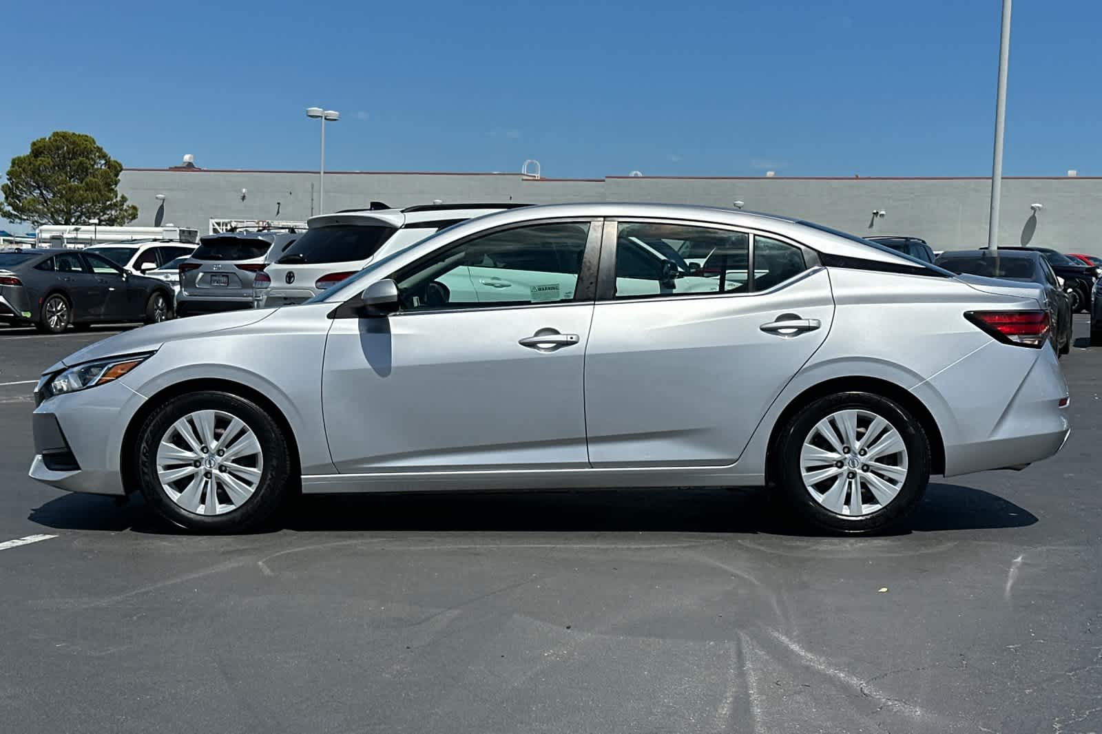 Thumbnail: 2021 Nissan Sentra - 9