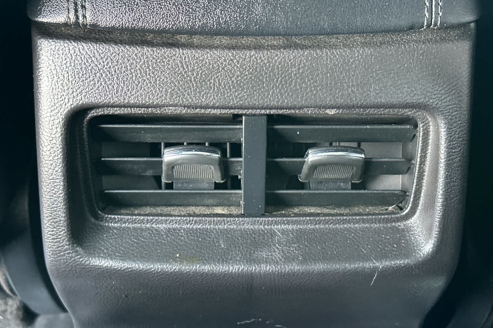 Thumbnail: 2015 Ford Edge - 14