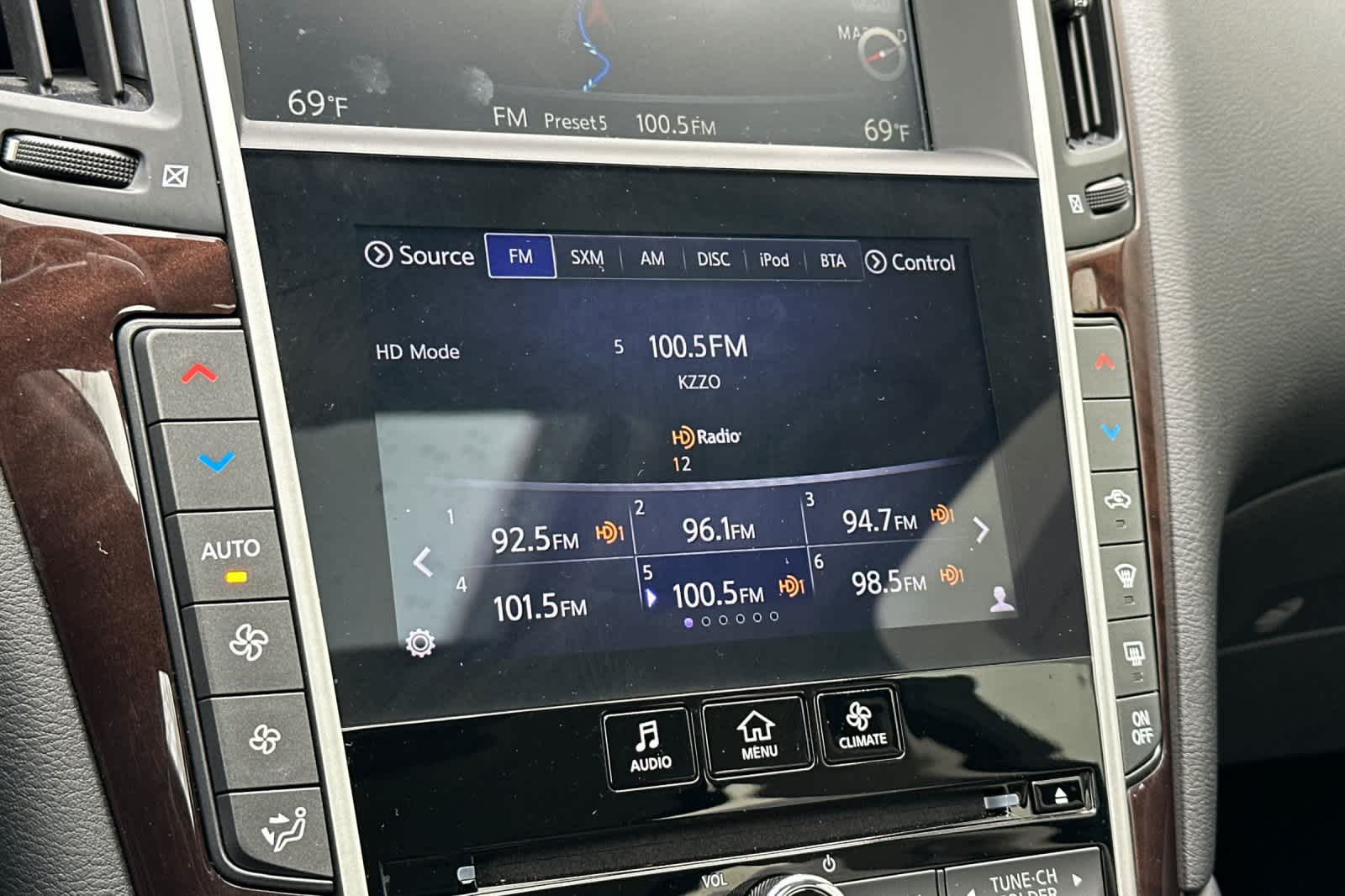 Thumbnail: 2014 INFINITI Q50 - 19