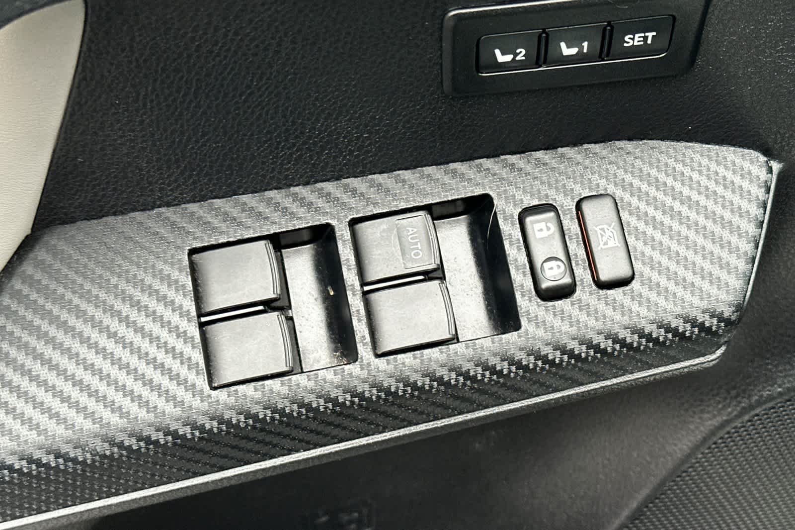 Thumbnail: 2015 Toyota RAV4 - 13