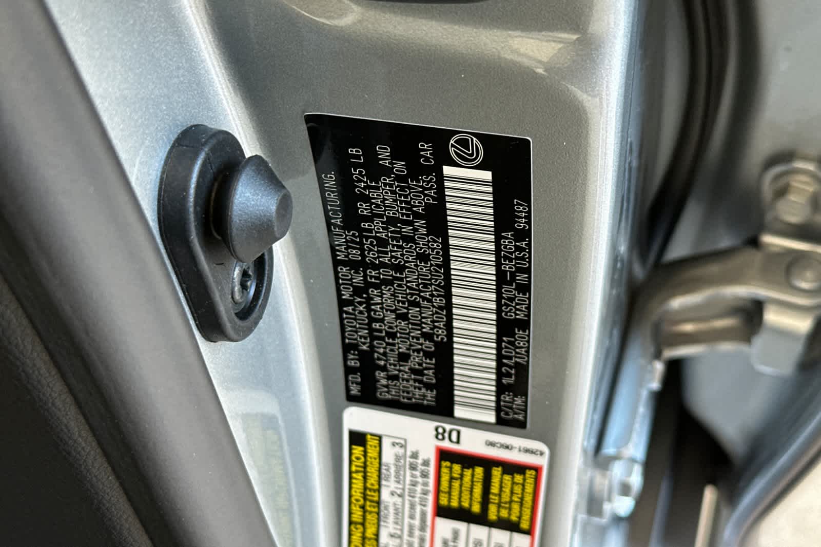 Thumbnail: 2025 Lexus ES - 32