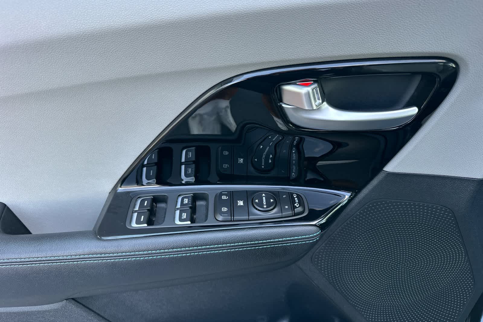 Thumbnail: 2019 Kia Niro - 12