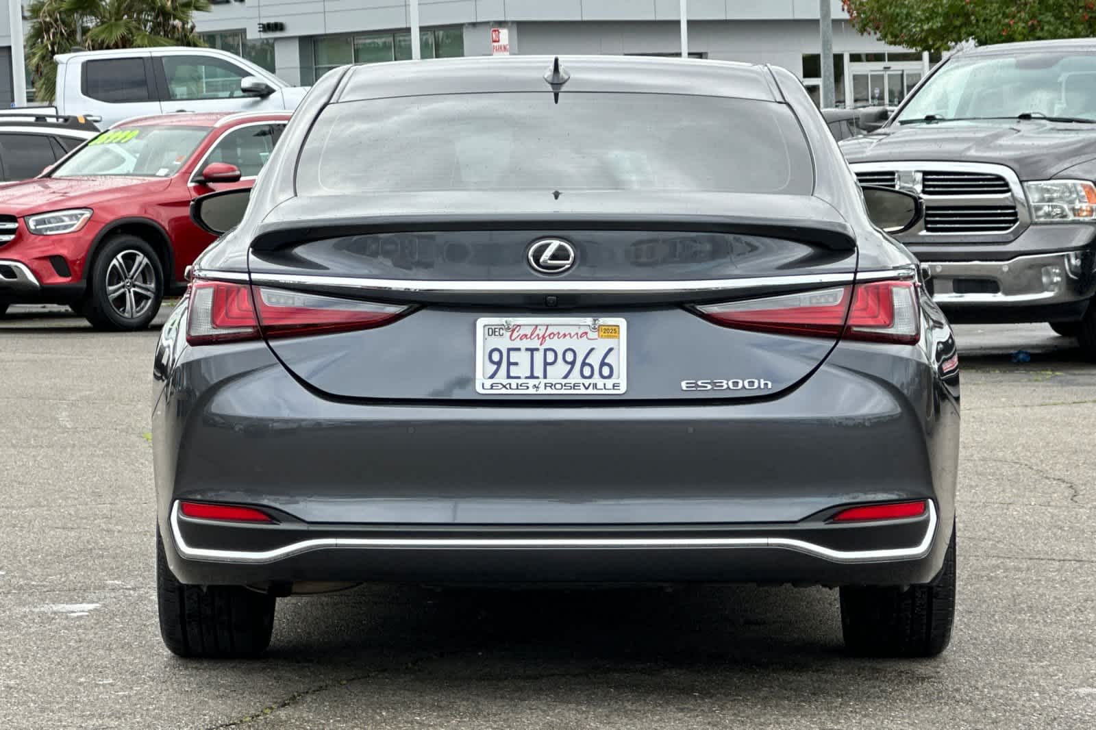 Thumbnail: 2023 Lexus ES - 8