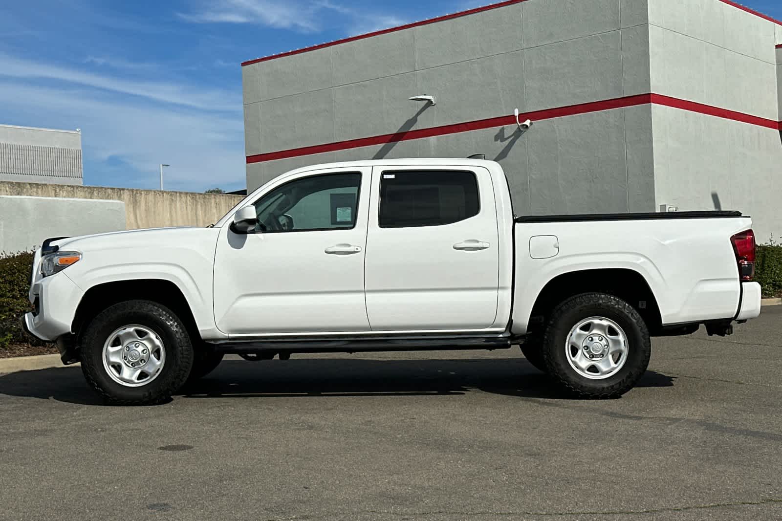 Thumbnail: 2020 Toyota Tacoma - 9