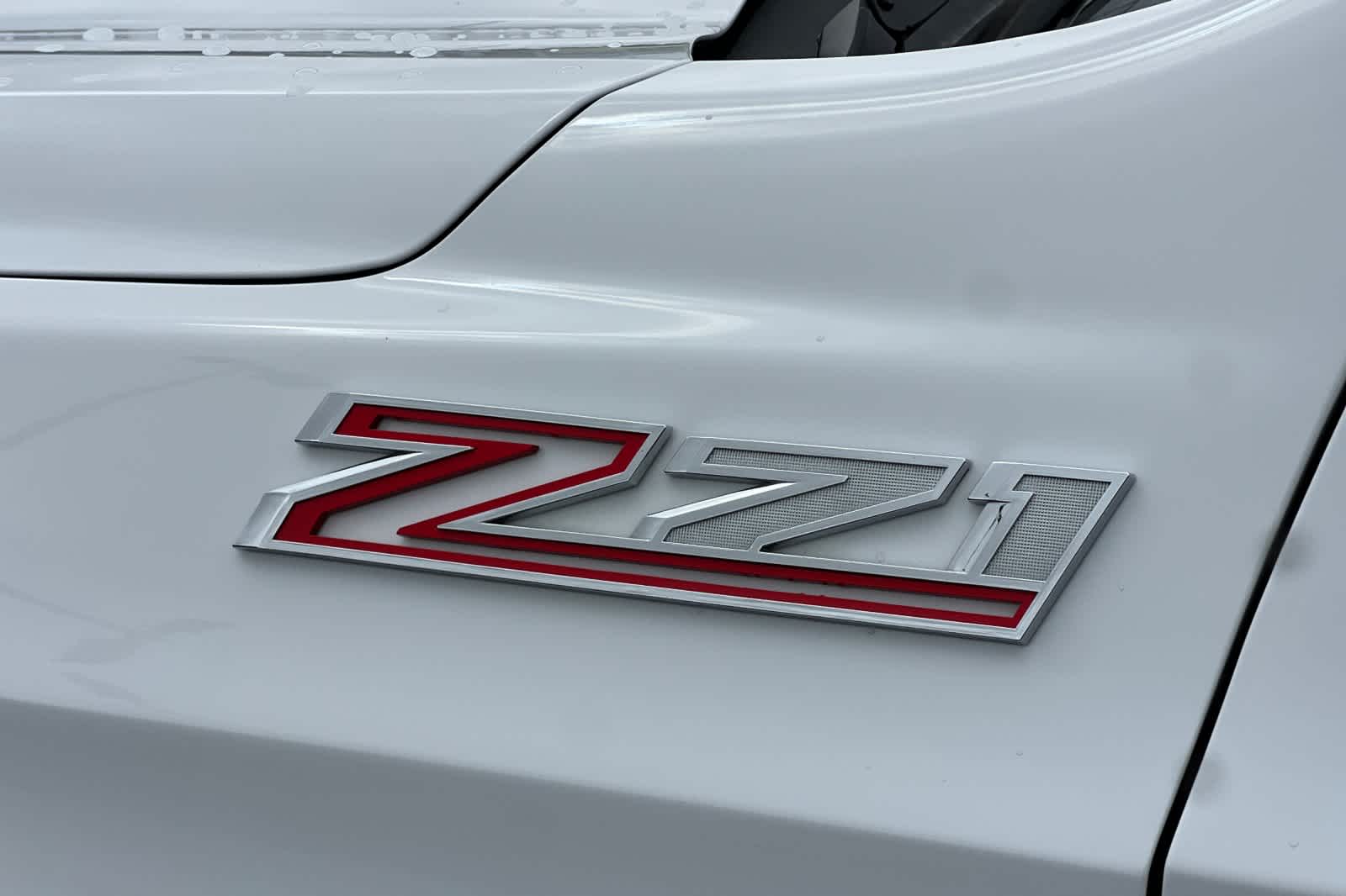 Thumbnail: 2023 Chevrolet Tahoe - 34