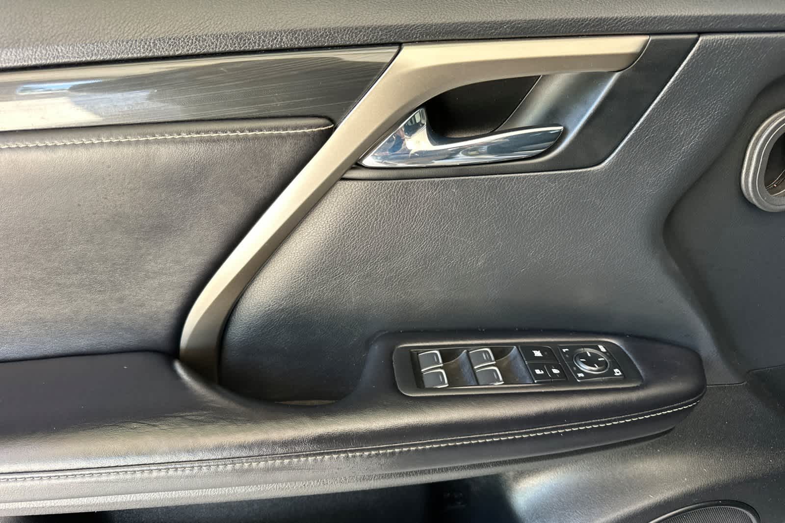 Thumbnail: 2020 Lexus RX - 12