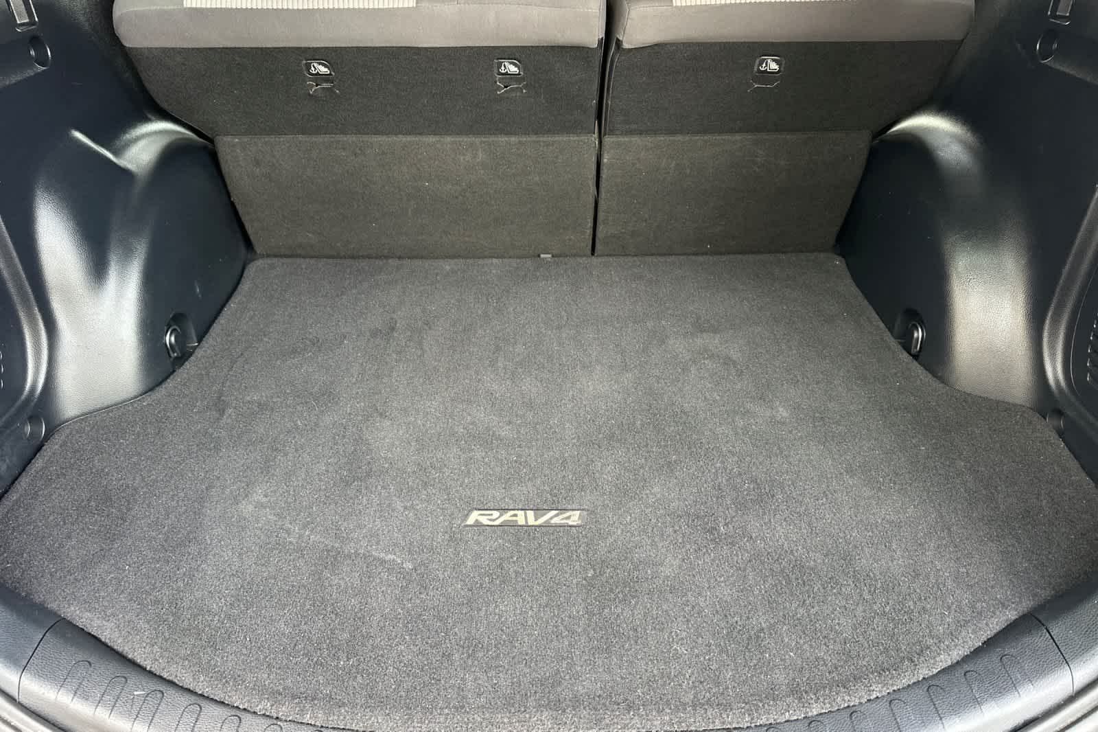 Thumbnail: 2015 Toyota RAV4 - 15