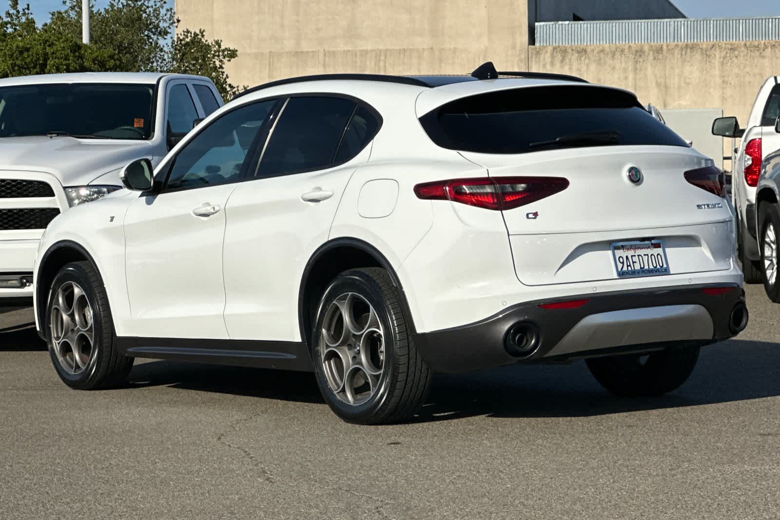 Thumbnail: 2022 Alfa Romeo Stelvio - 7