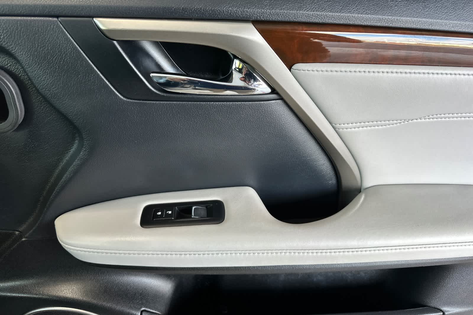 Thumbnail: 2019 Lexus RX - 19