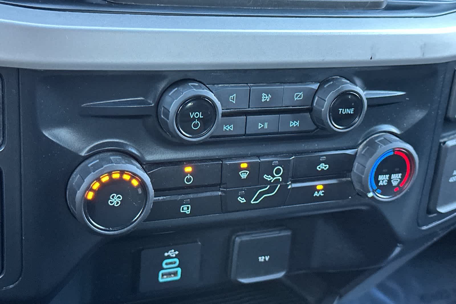 Thumbnail: 2024 Ford Econoline - 20