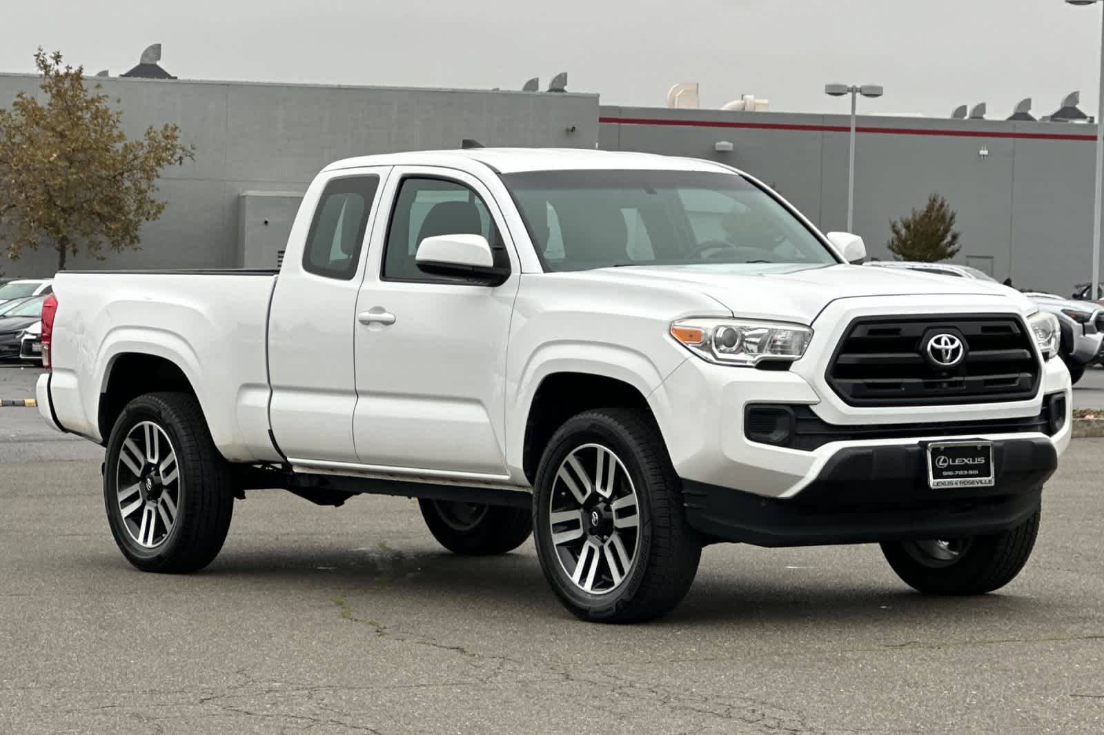 Thumbnail: 2016 Toyota Tacoma - 5