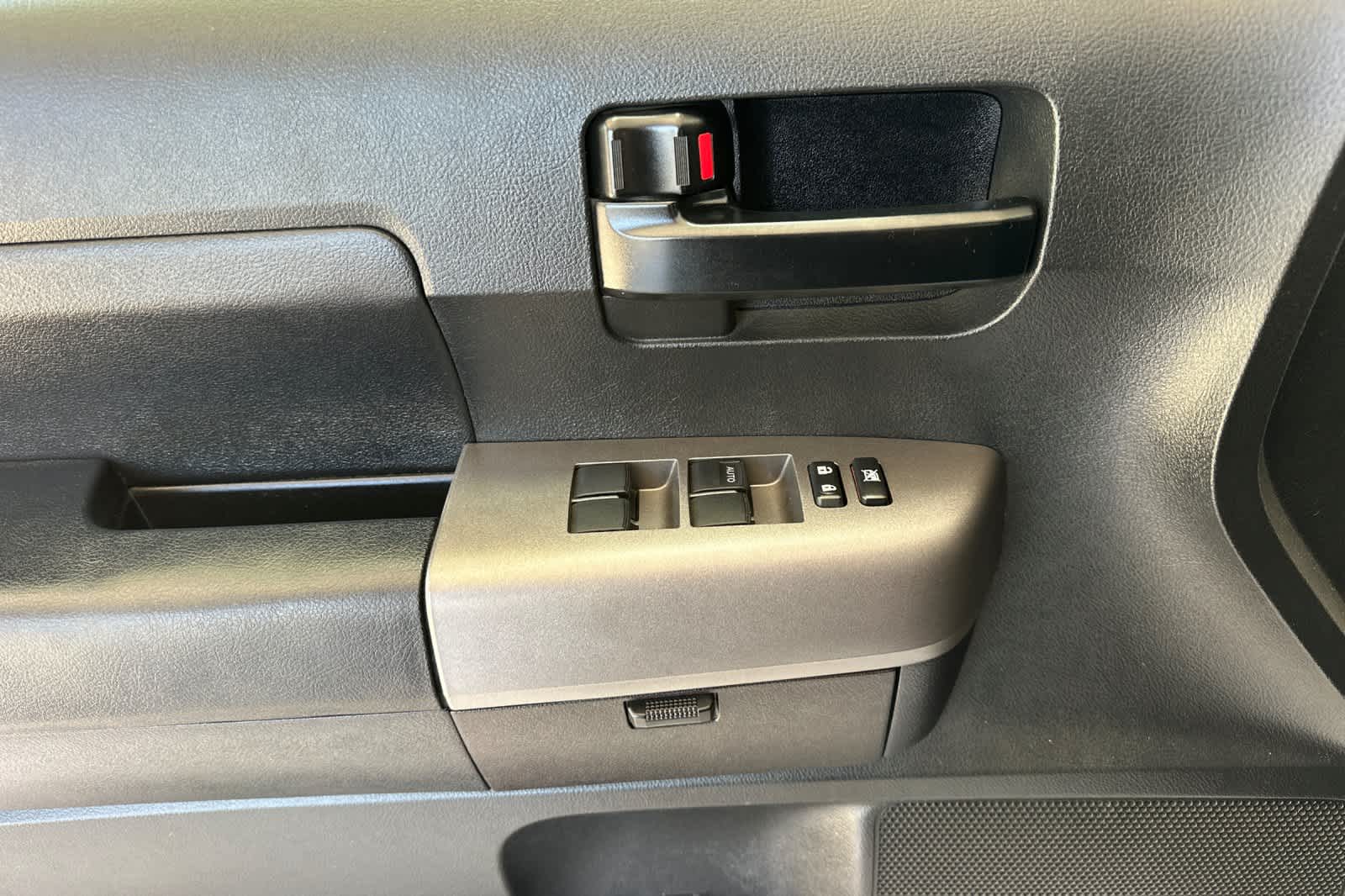 2012 Toyota Tundra  12