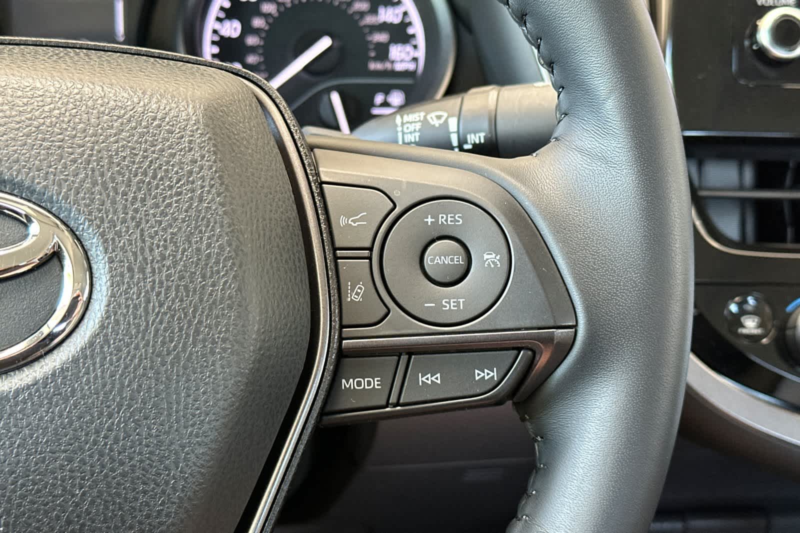 2024 Toyota Camry SE 25