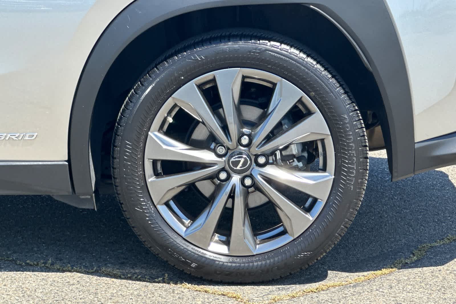 Thumbnail: 2019 Lexus UX - 31