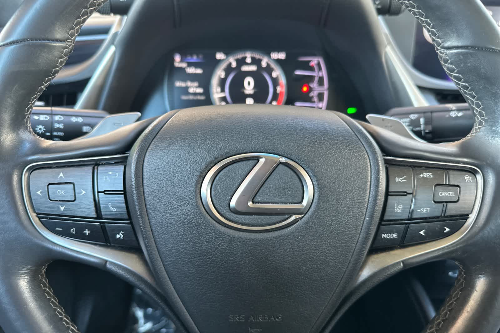 Thumbnail: 2020 Lexus ES - 24