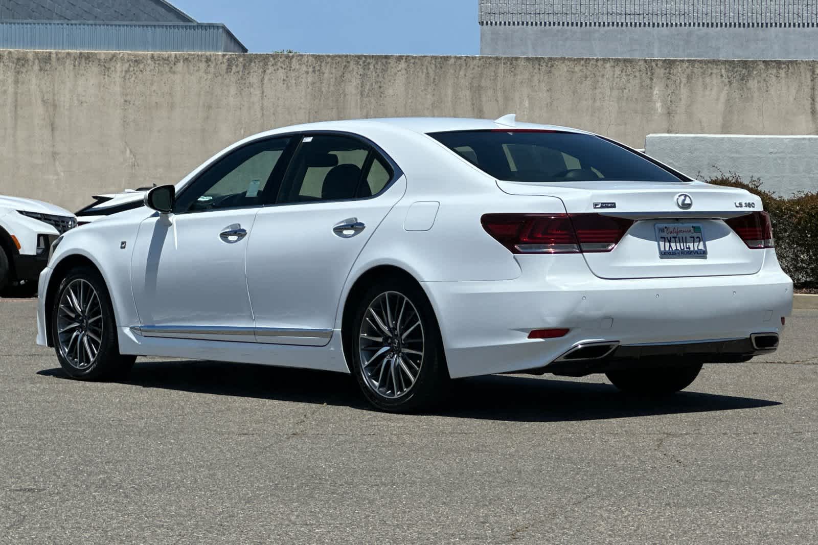 Thumbnail: 2016 Lexus LS - 7