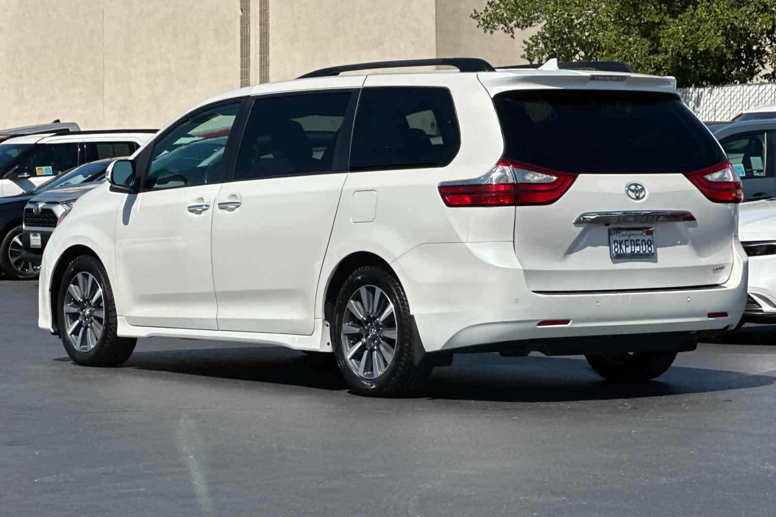 Thumbnail: 2019 Toyota Sienna - 7