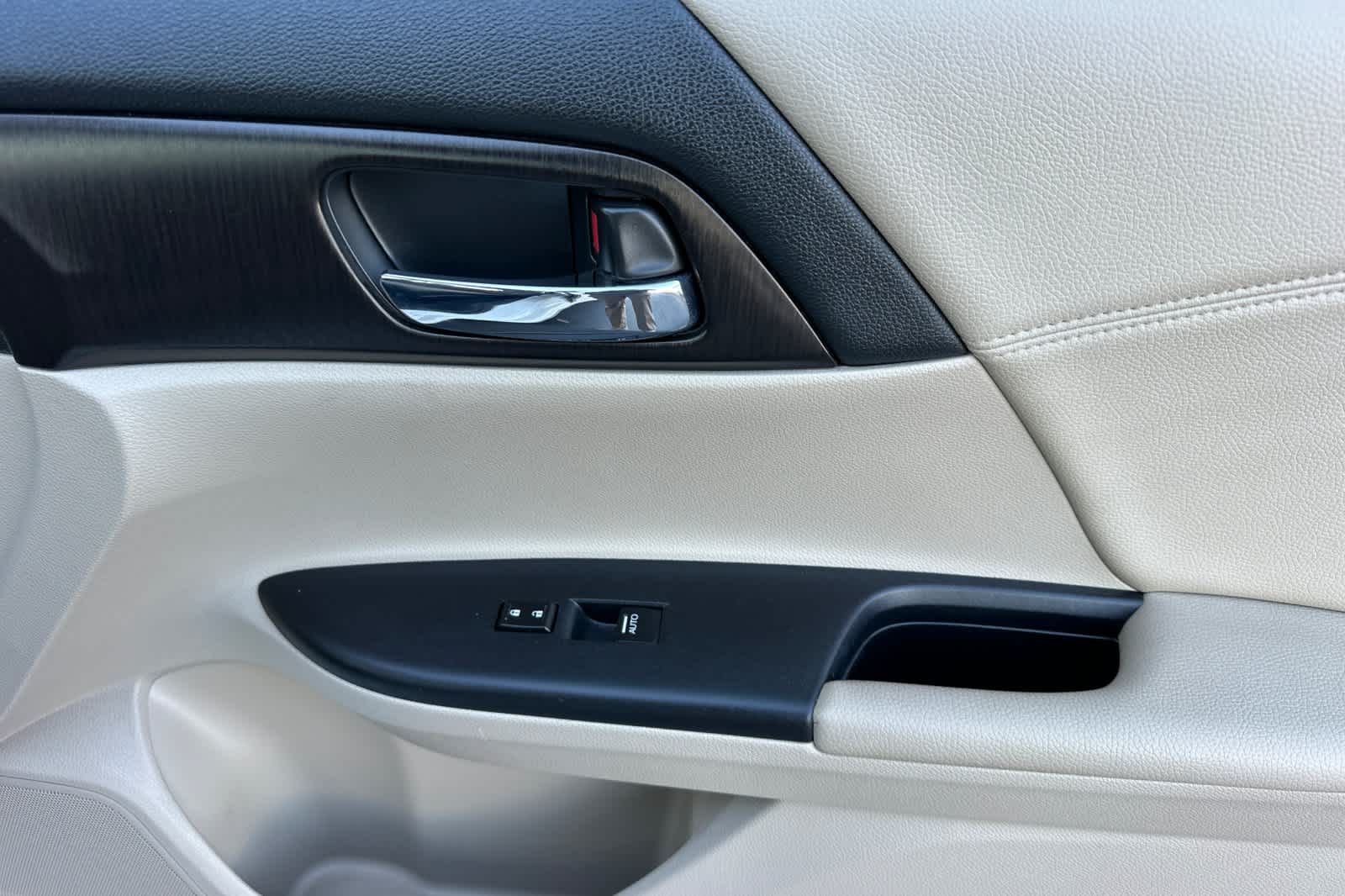 Thumbnail: 2015 Honda Accord - 18