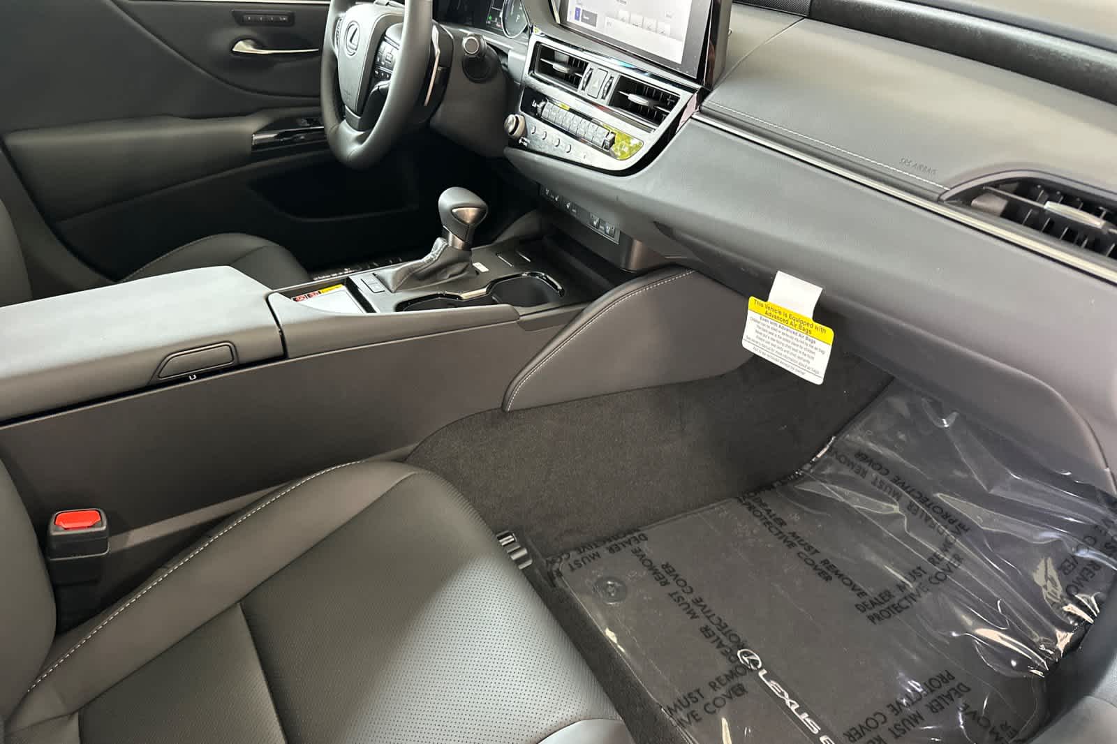 Thumbnail: 2025 Lexus ES - 16