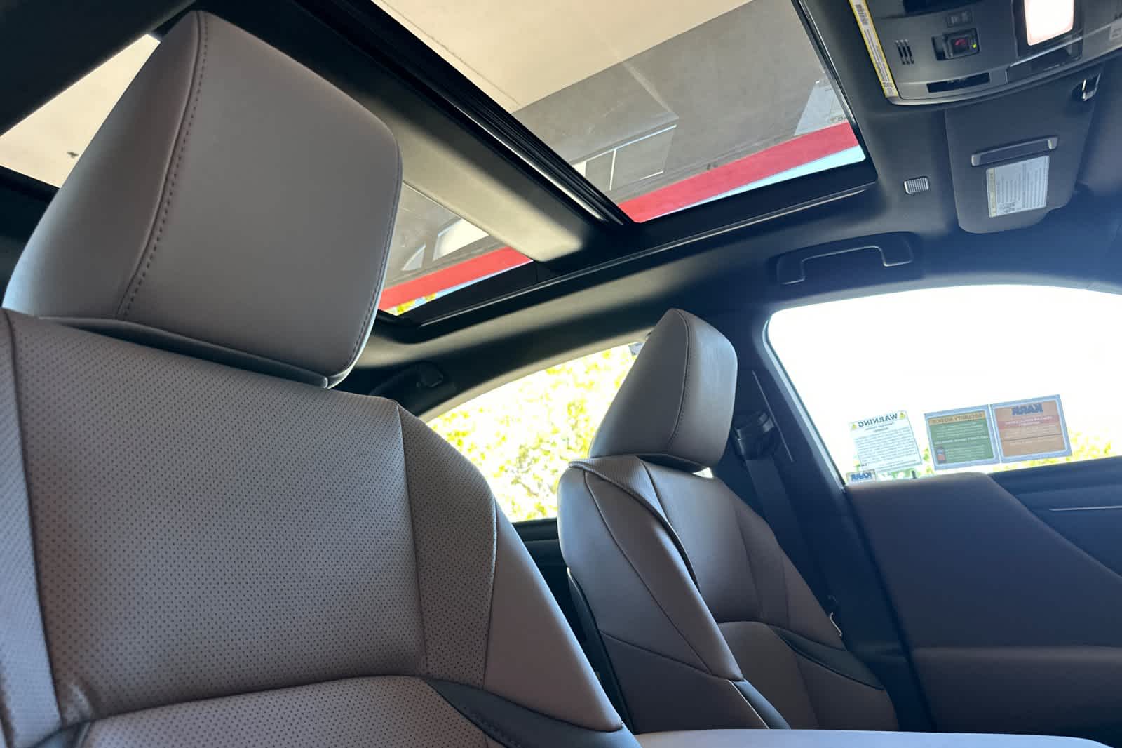 Thumbnail: 2025 Lexus ES - 17