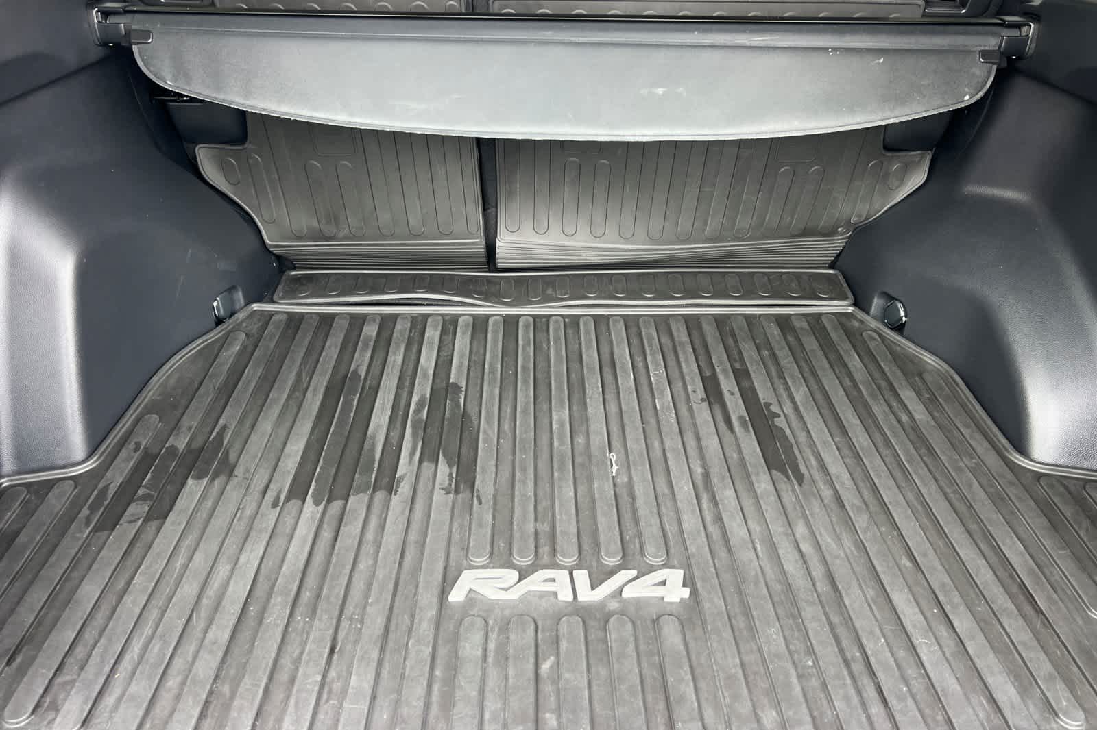Thumbnail: 2021 Toyota RAV4 - 16