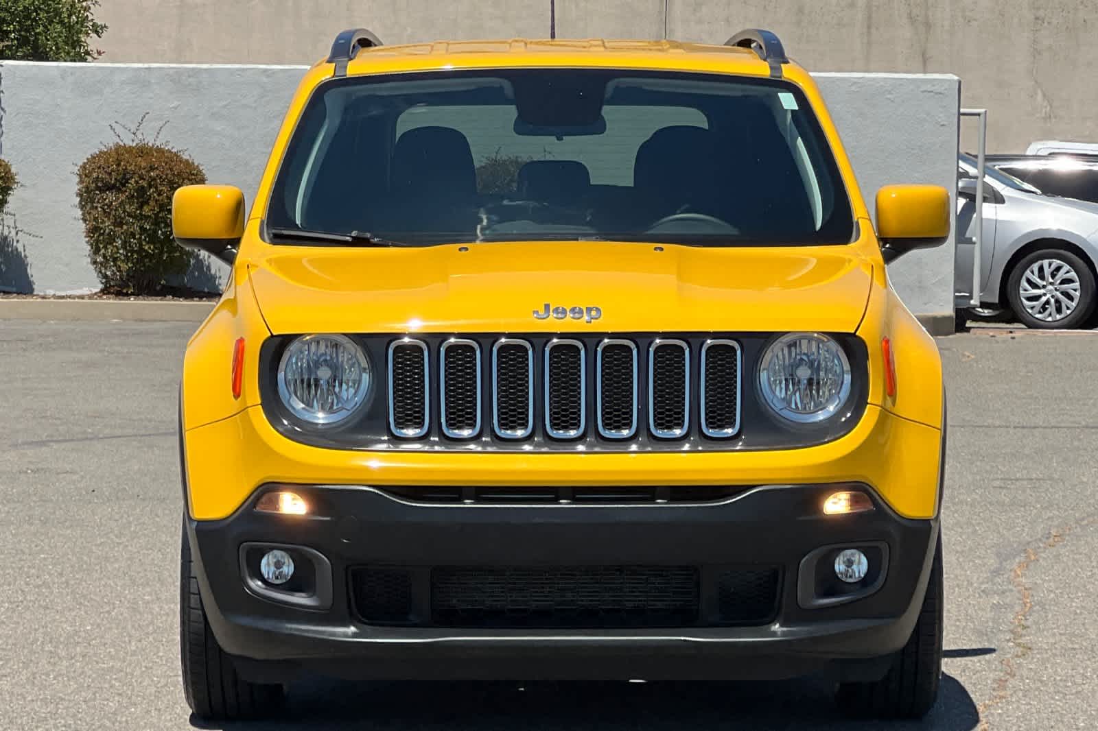 Thumbnail: 2018 Jeep Renegade - 9