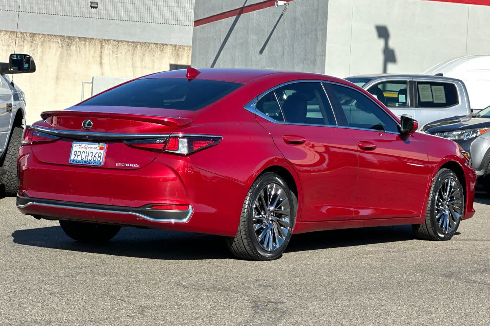 Thumbnail: 2025 Lexus ES - 2