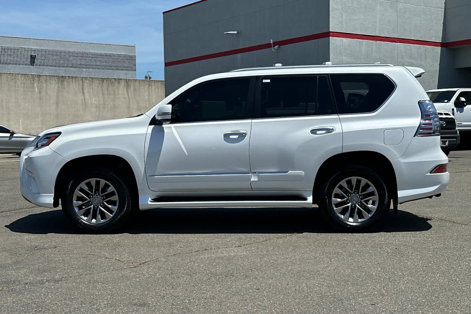 Thumbnail: 2019 Lexus GX - 9