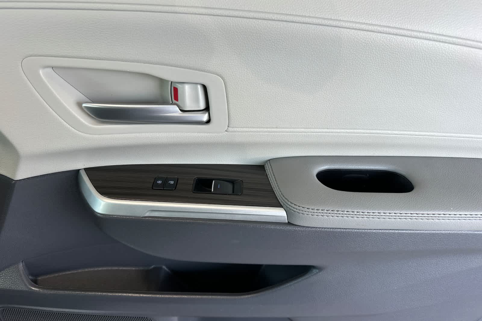 Thumbnail: 2023 Toyota Sienna - 20