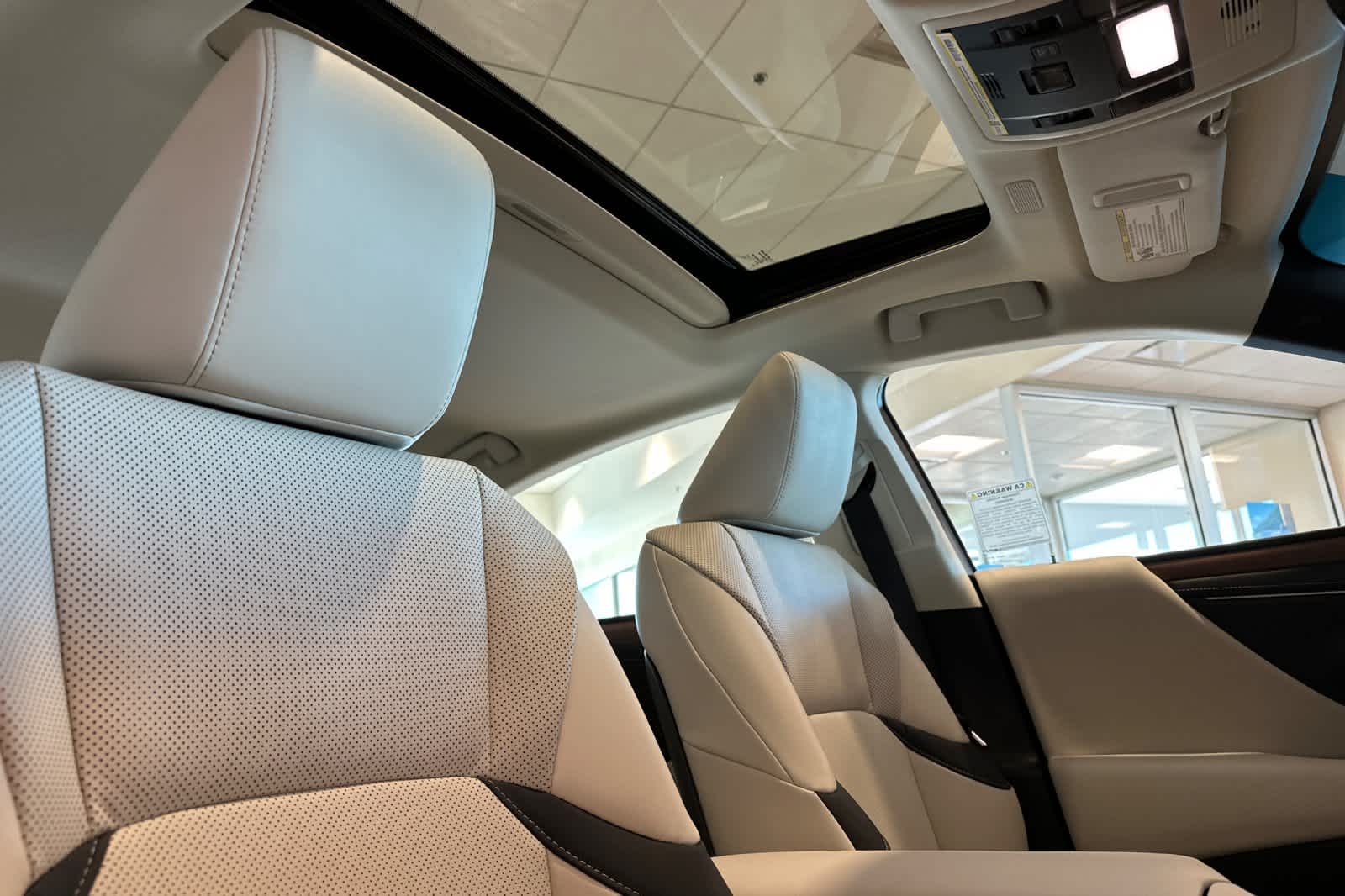 Thumbnail: 2025 Lexus ES - 17