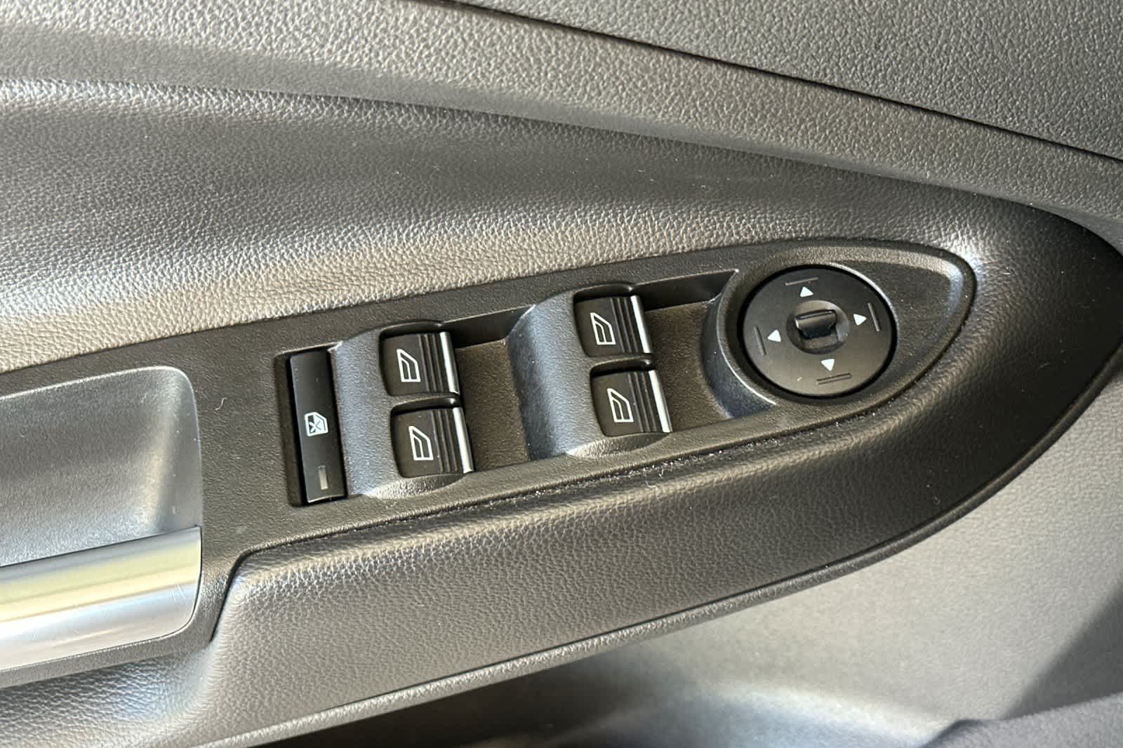 Thumbnail: 2016 Ford C-Max - 13
