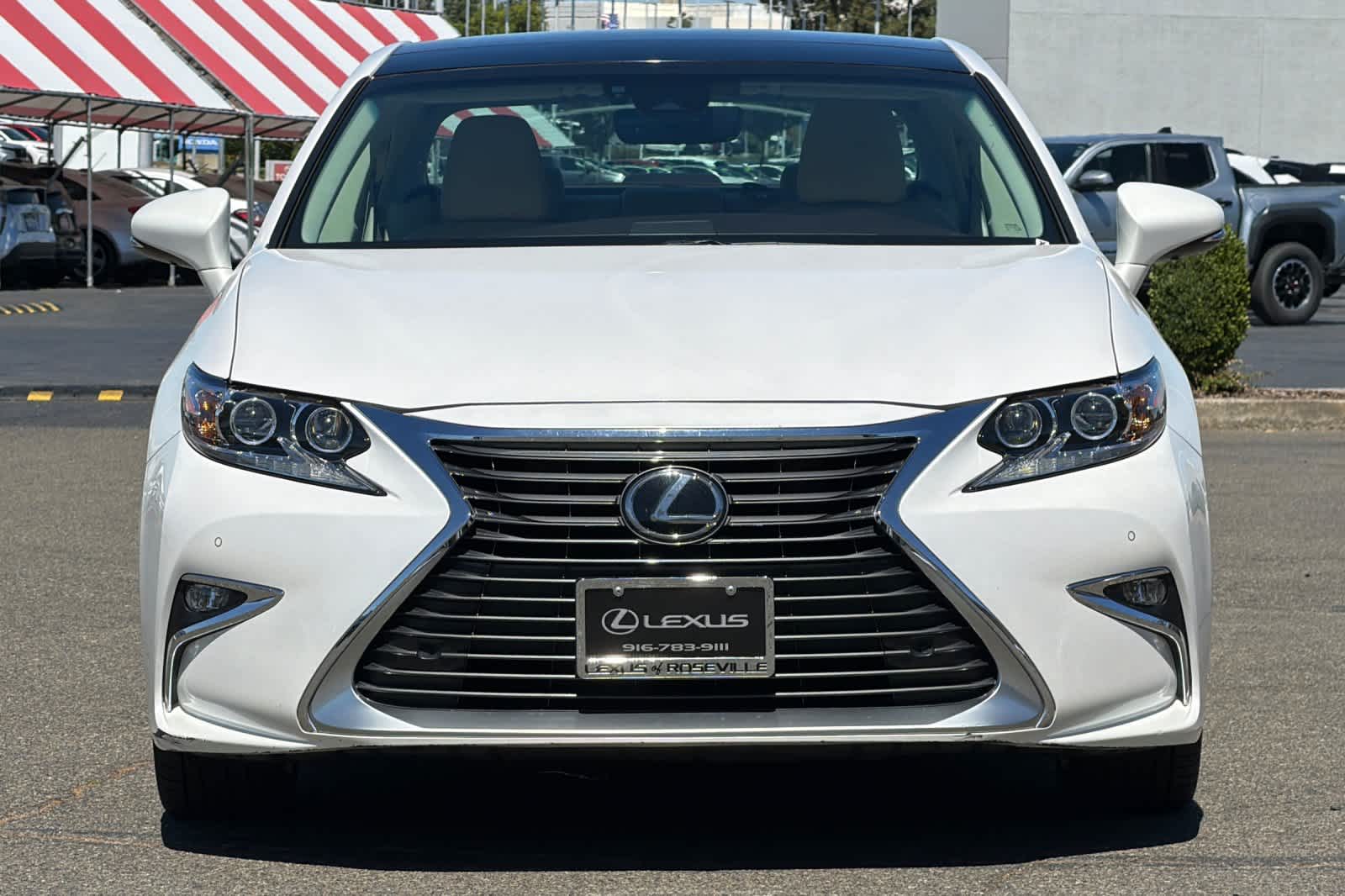Thumbnail: 2016 Lexus ES - 10