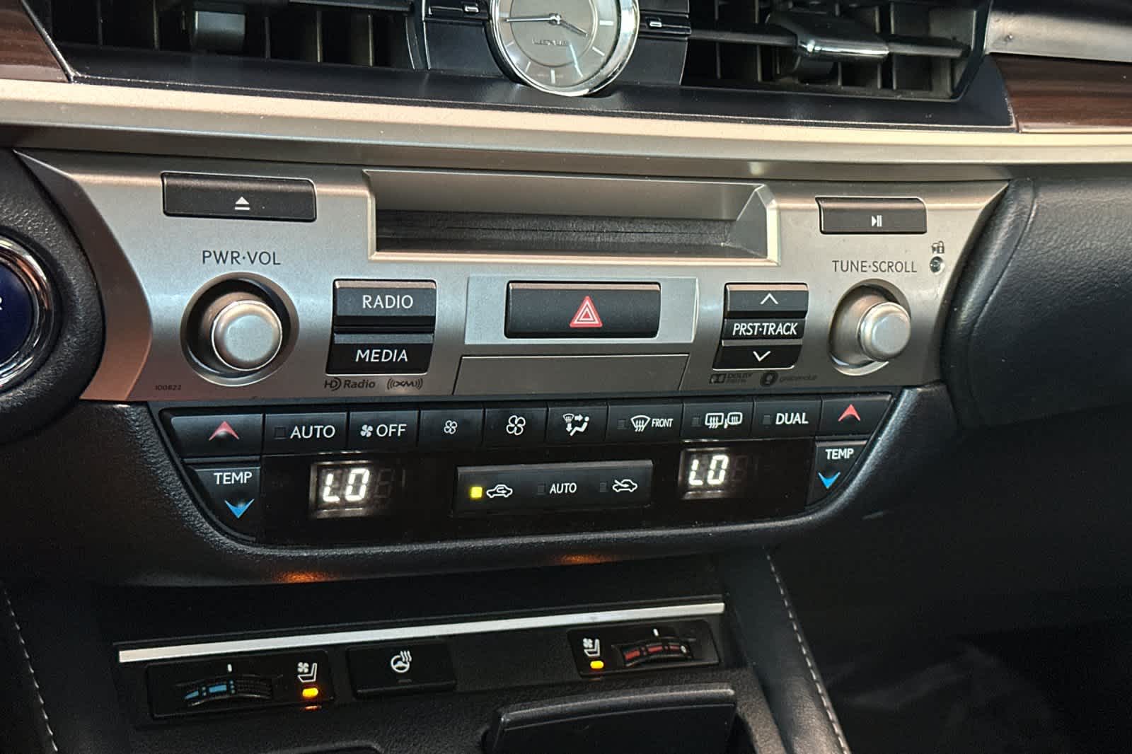 Thumbnail: 2018 Lexus ES - 21