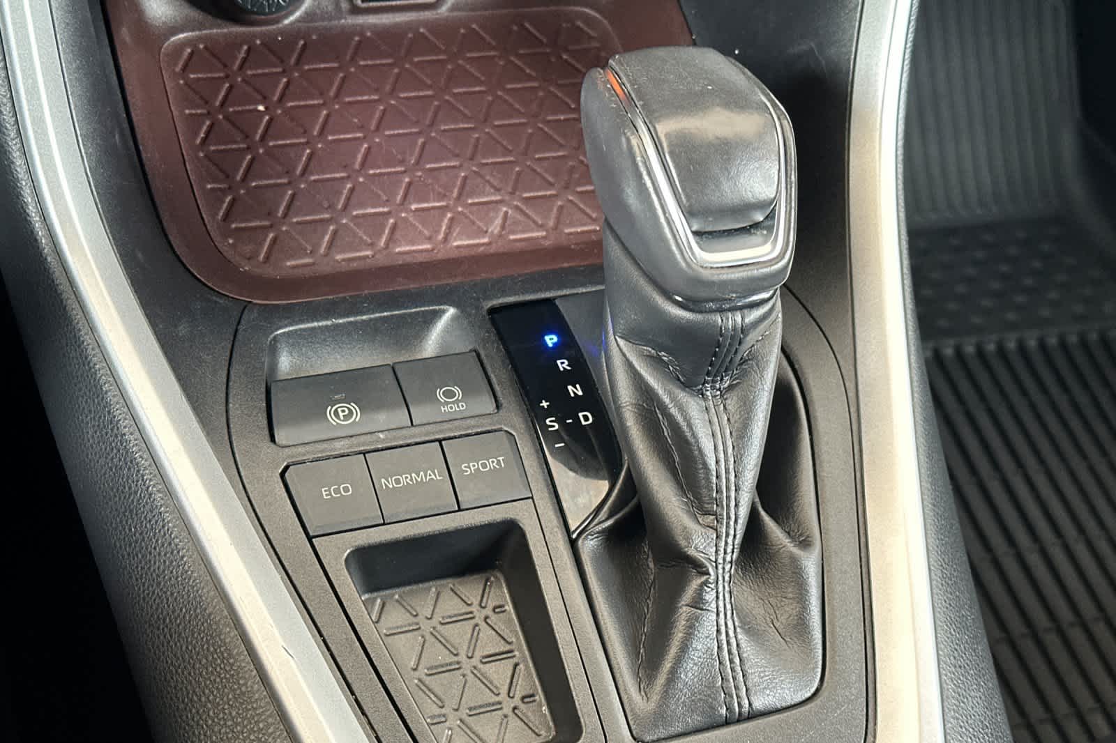 Thumbnail: 2019 Toyota RAV4 - 24