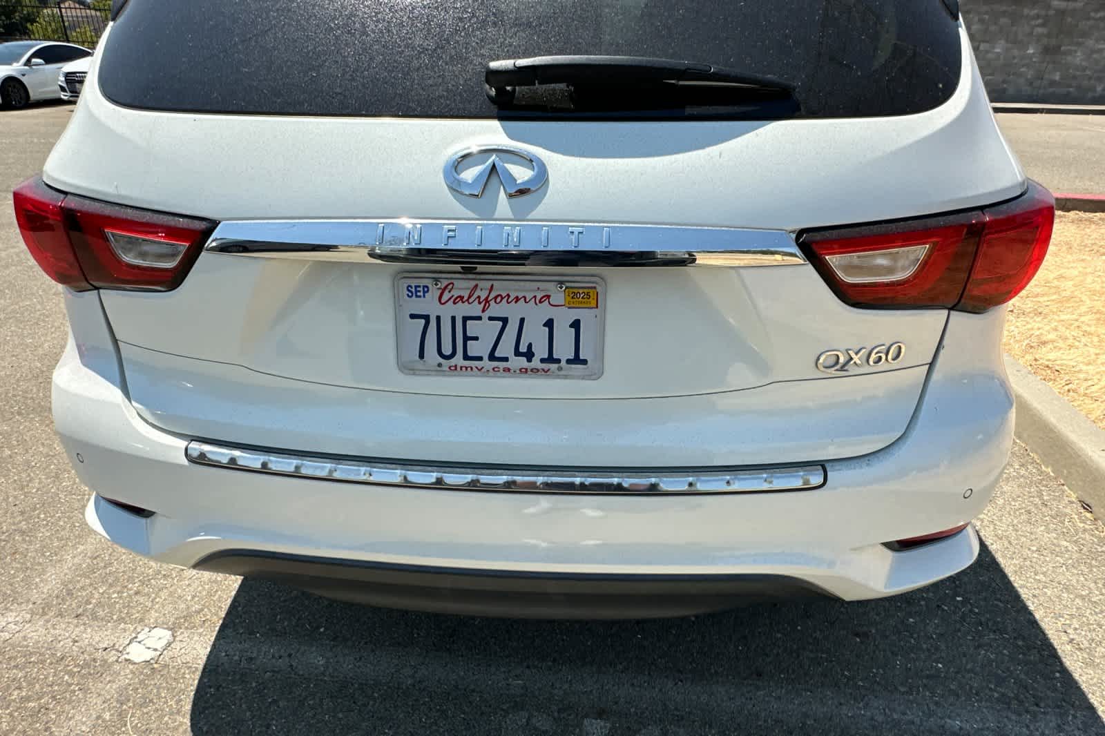 Thumbnail: 2016 INFINITI QX60 - 16