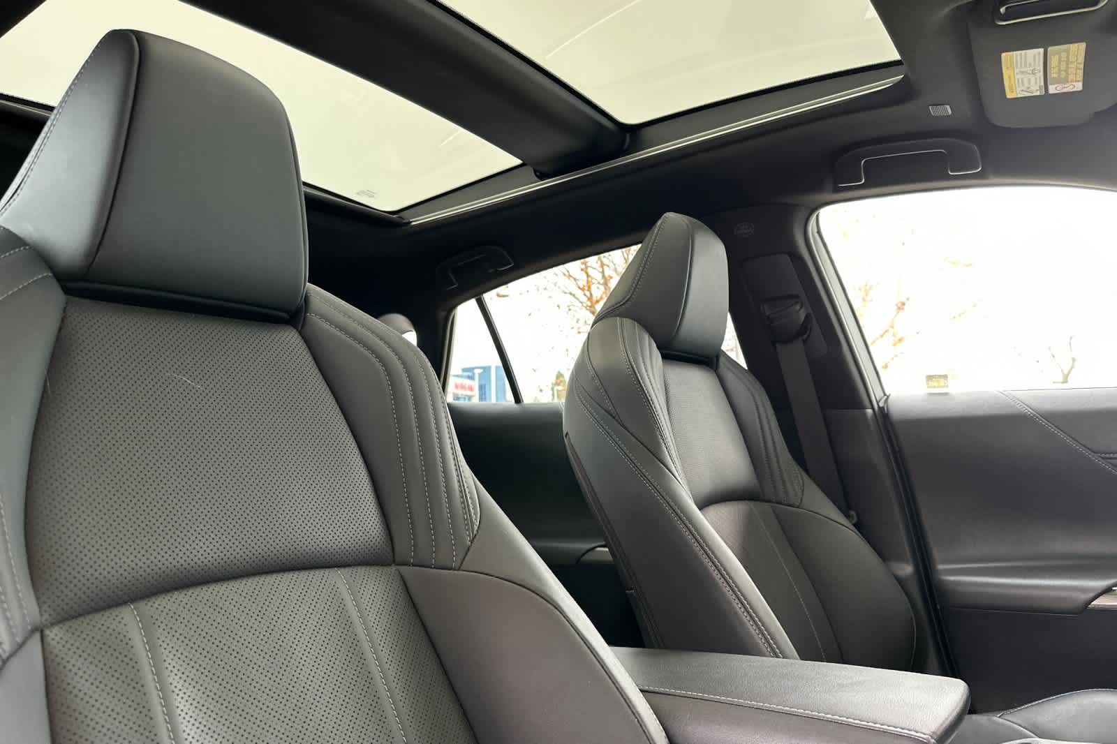 Thumbnail: 2024 Toyota Venza - 18