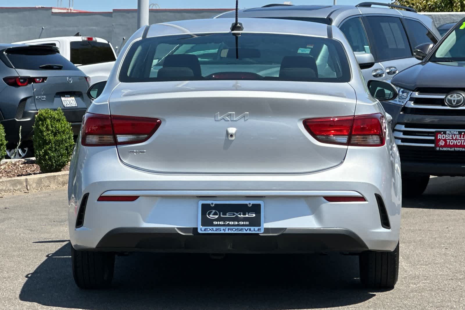 Thumbnail: 2022 Kia Rio - 8