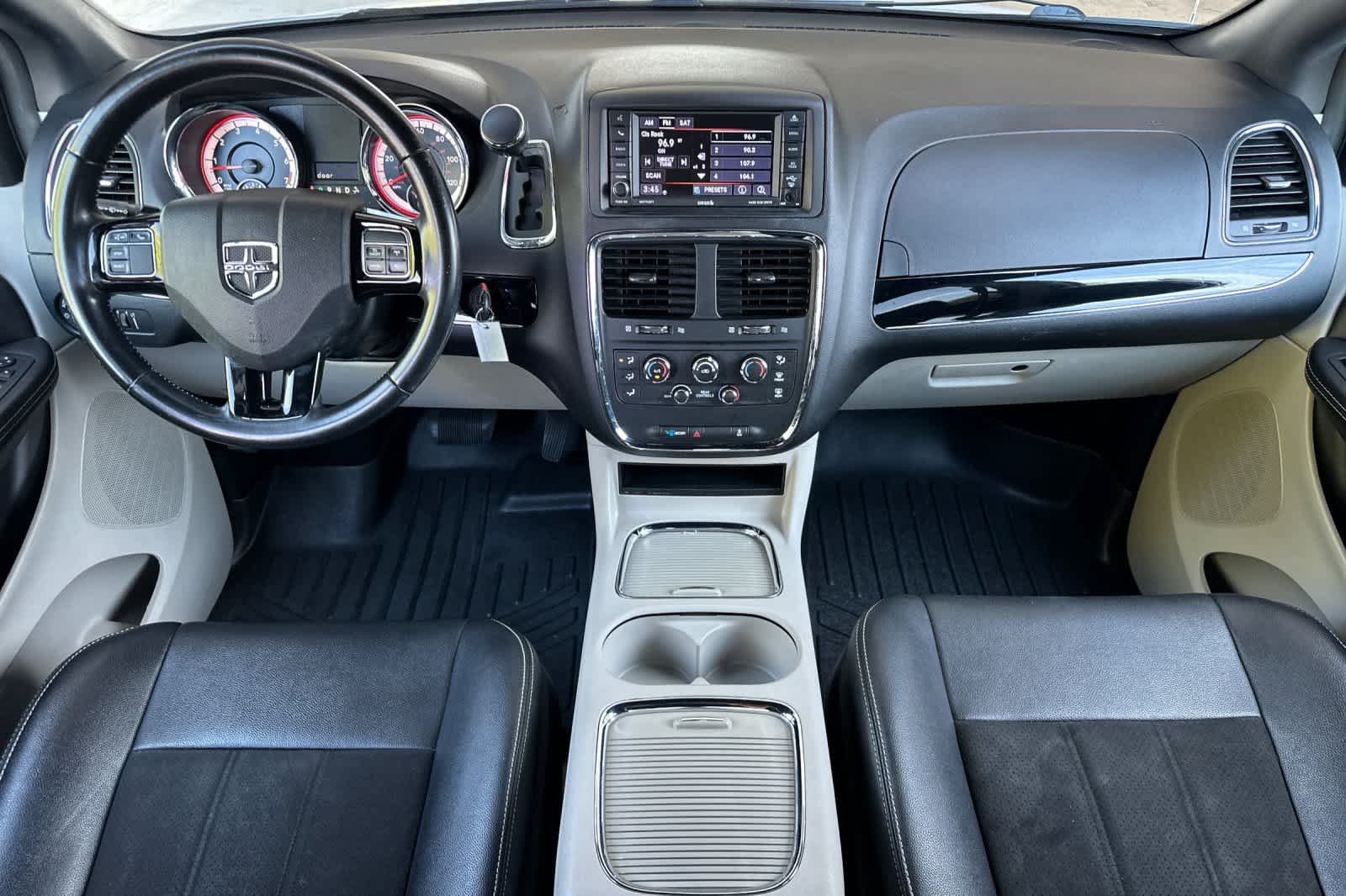 Thumbnail: 2019 Dodge Grand Caravan - 2