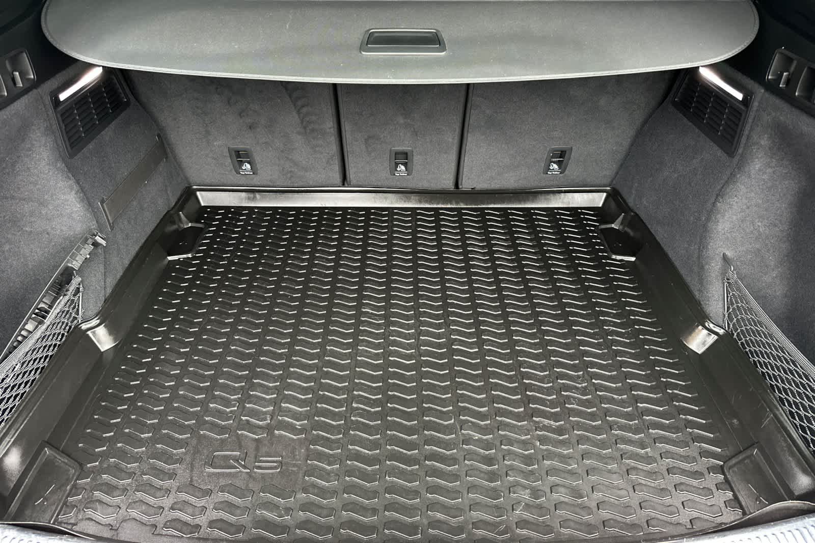 Thumbnail: 2022 Audi SQ5 - 15