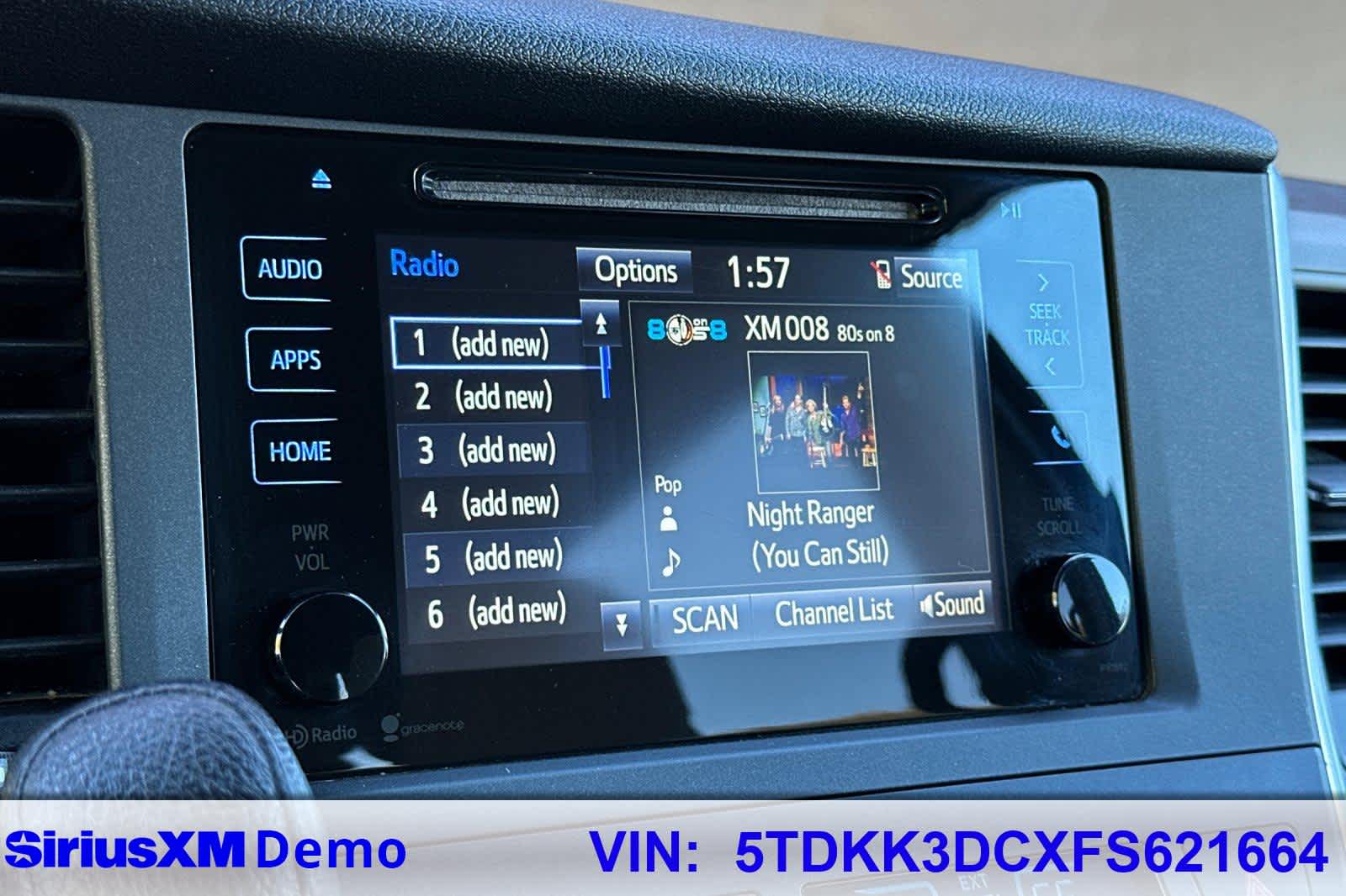 Thumbnail: 2015 Toyota Sienna - 32