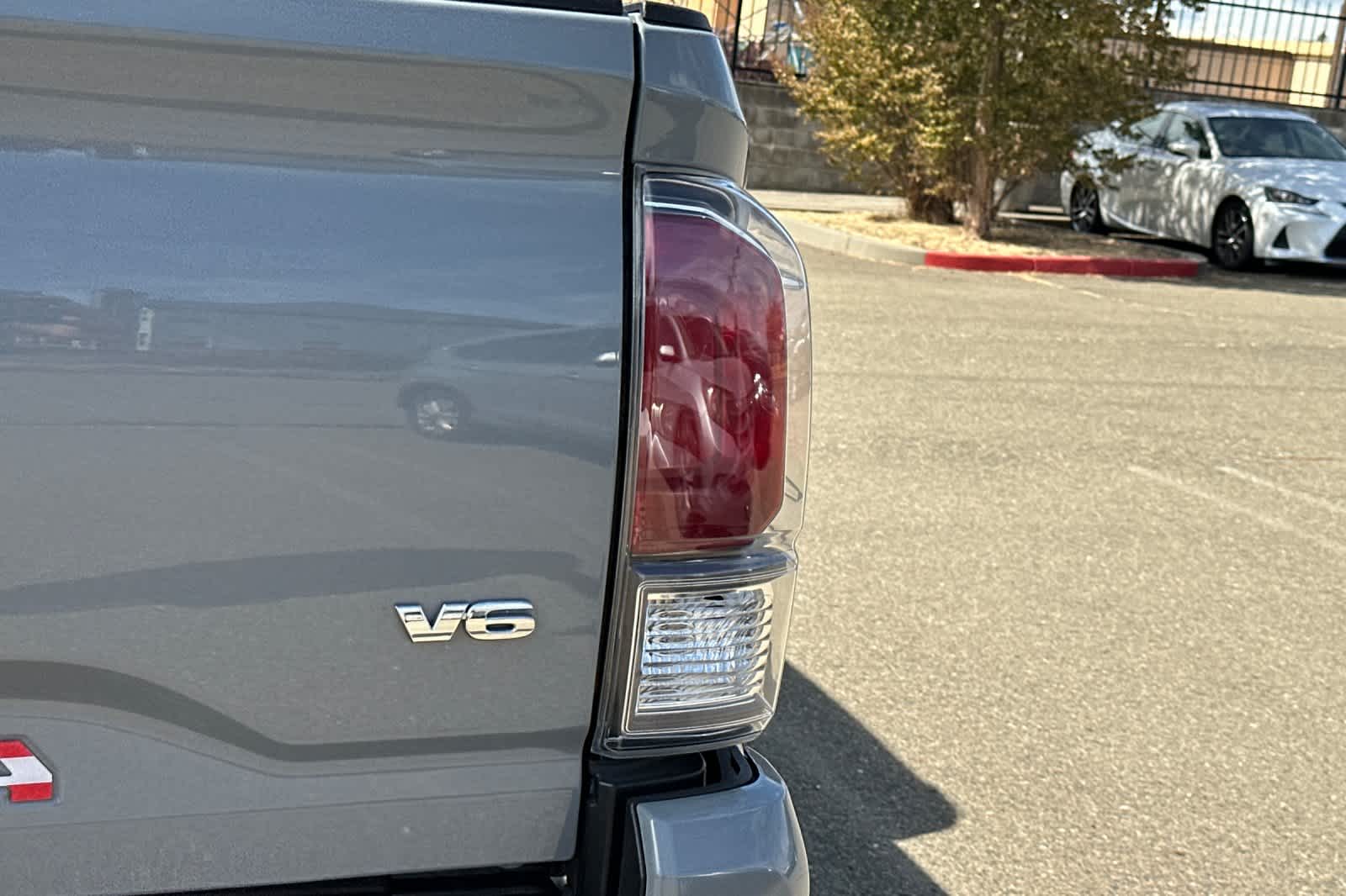 Thumbnail: 2020 Toyota Tacoma - 17