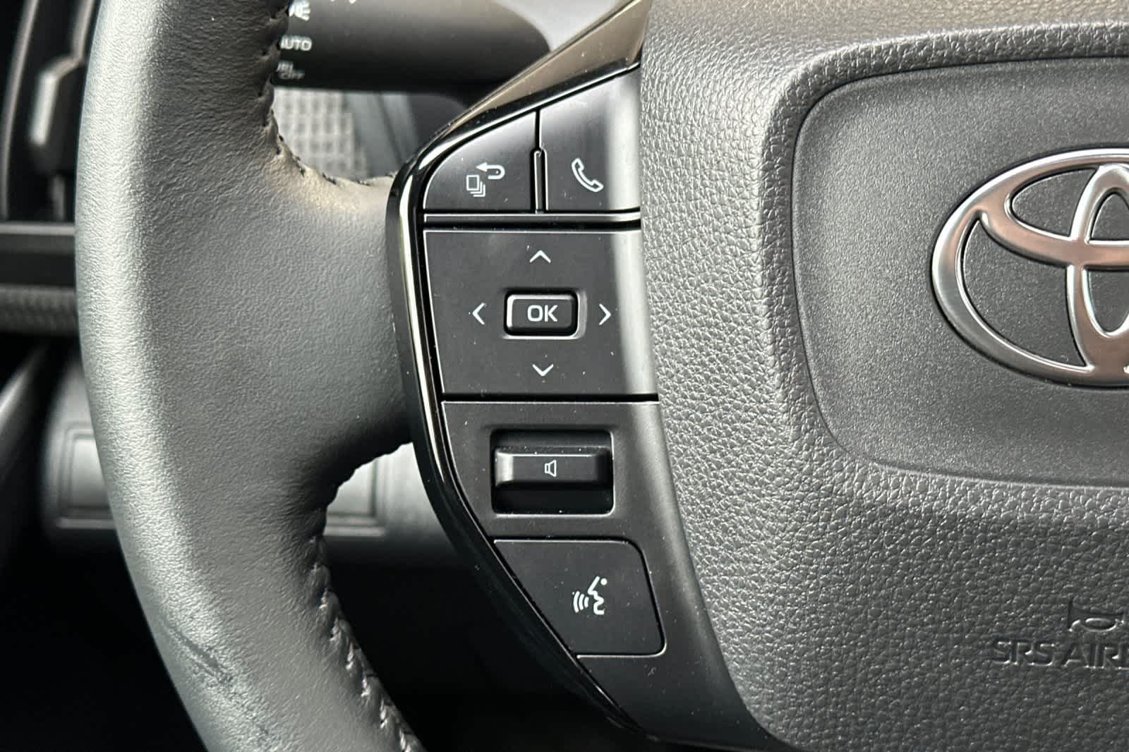 Thumbnail: 2023 Toyota bZ4X - 26