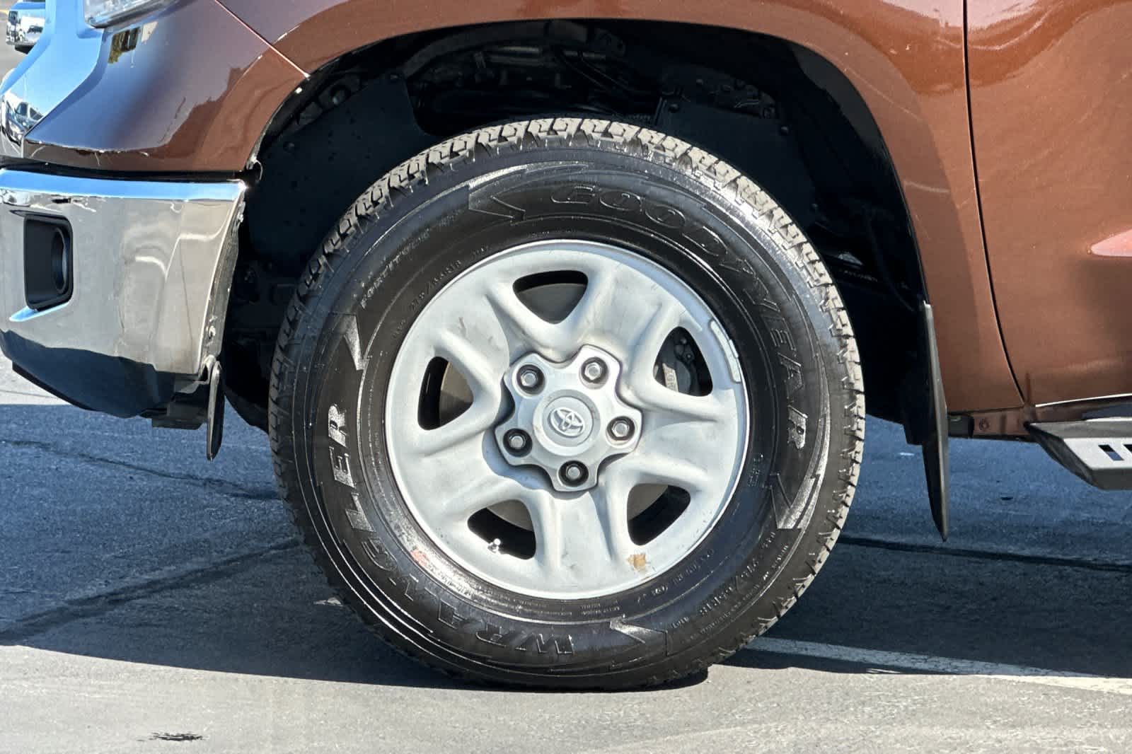 Thumbnail: 2016 Toyota Tundra - 29