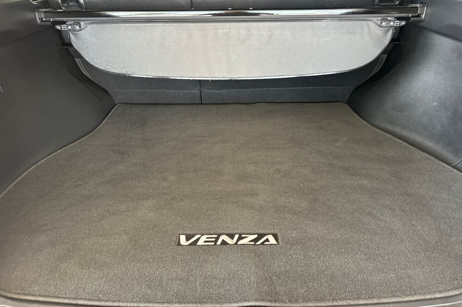 Thumbnail: 2021 Toyota Venza - 16