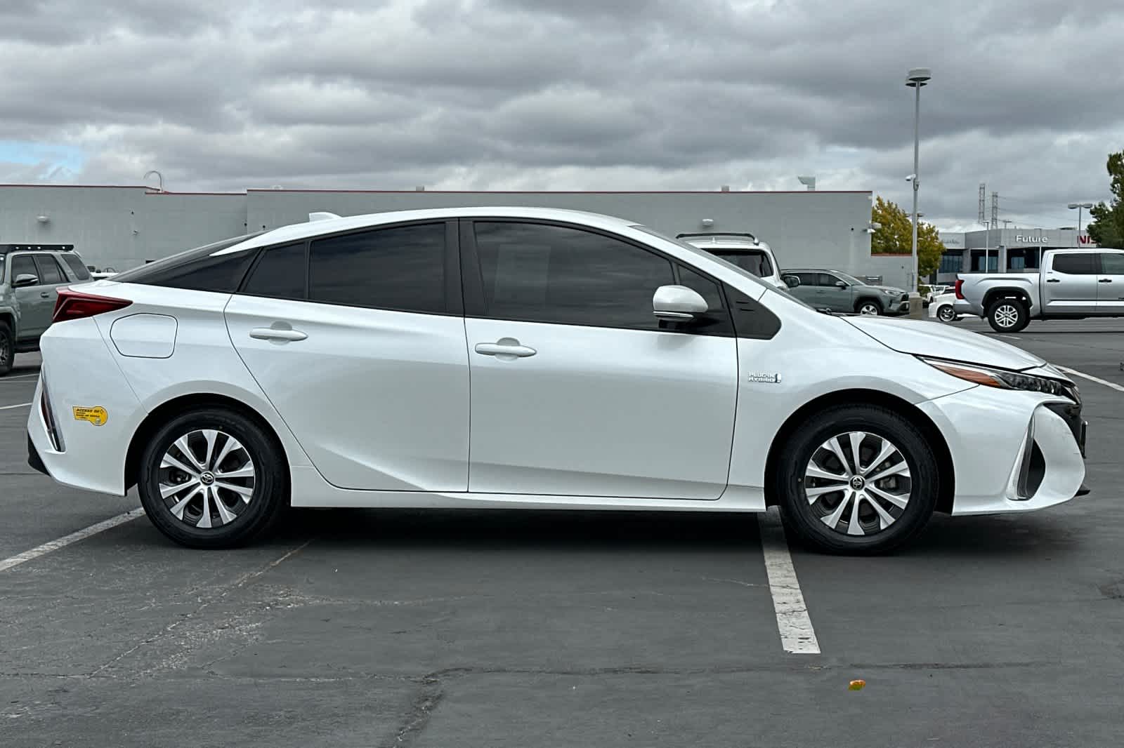 Thumbnail: 2022 Toyota Prius Prime - 6