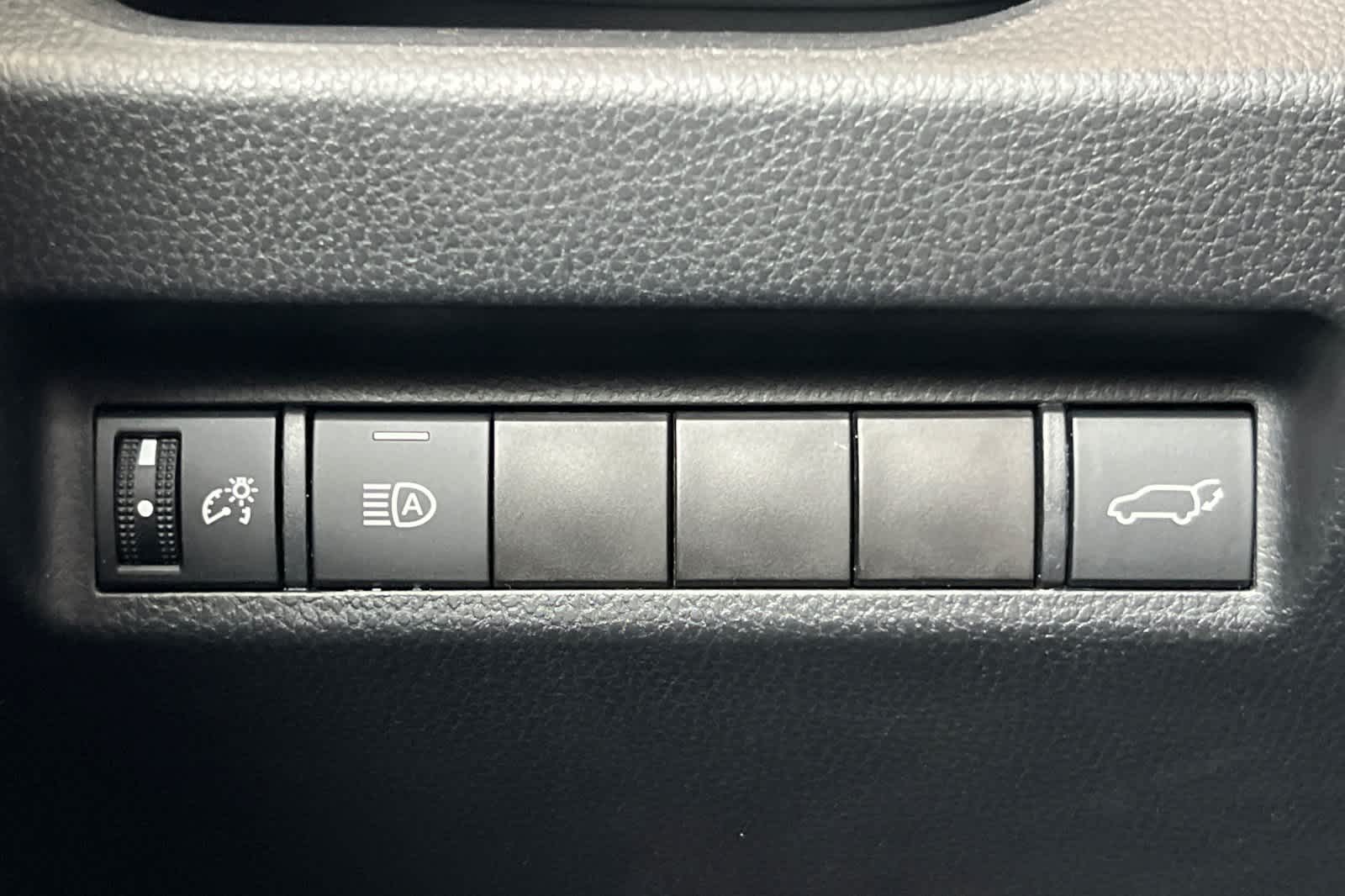 Thumbnail: 2021 Toyota RAV4 - 30