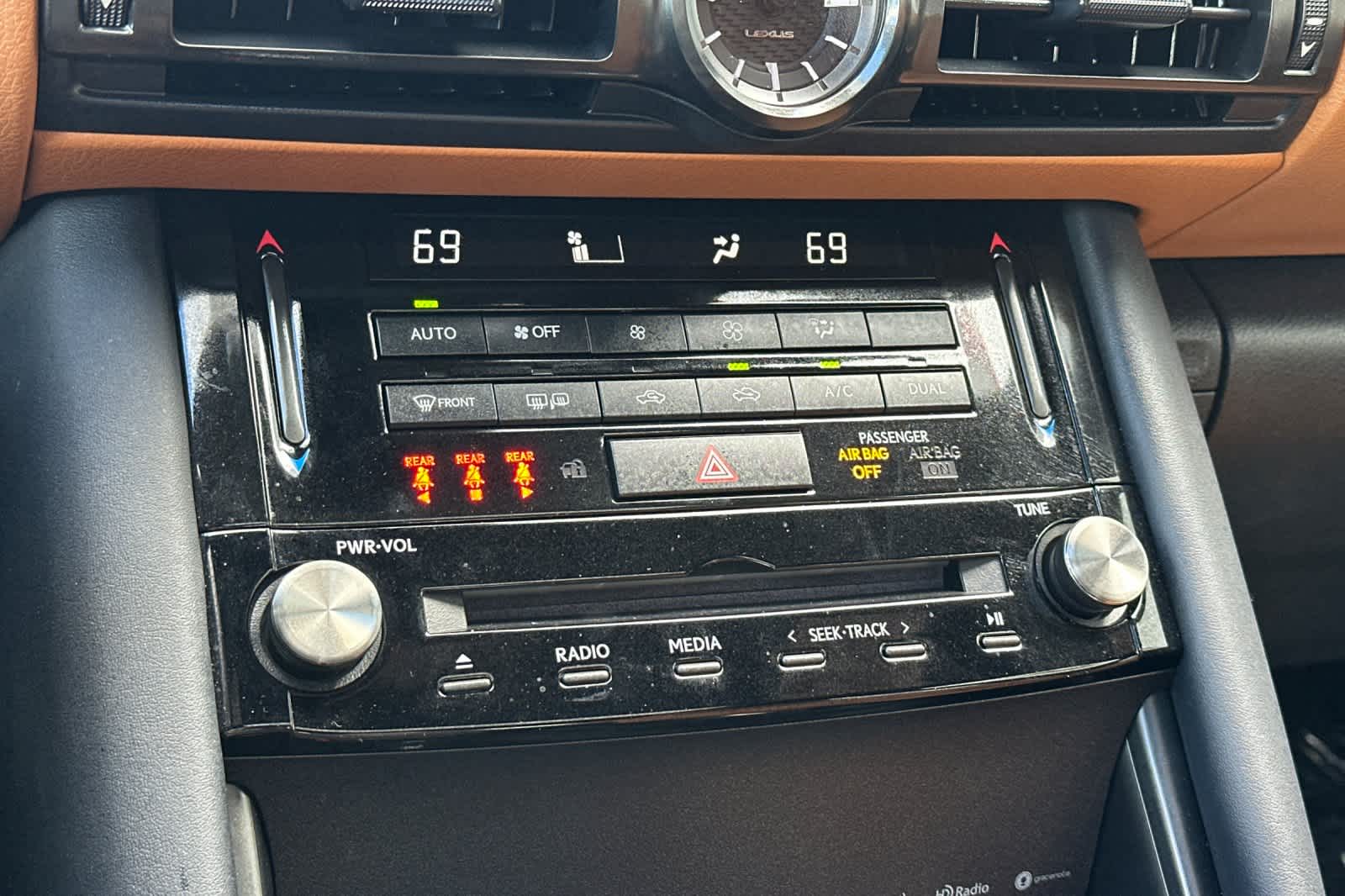 Thumbnail: 2024 Lexus IS - 21